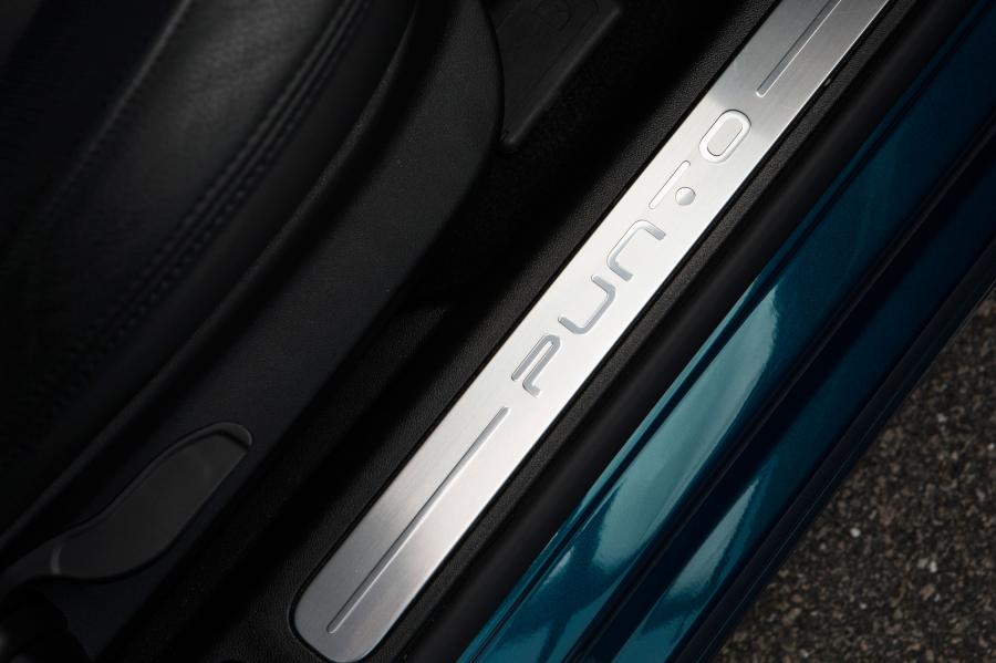 Детали интерьера Fiat Punto (199) 2013 года  (AU) (фото 38 из 40)